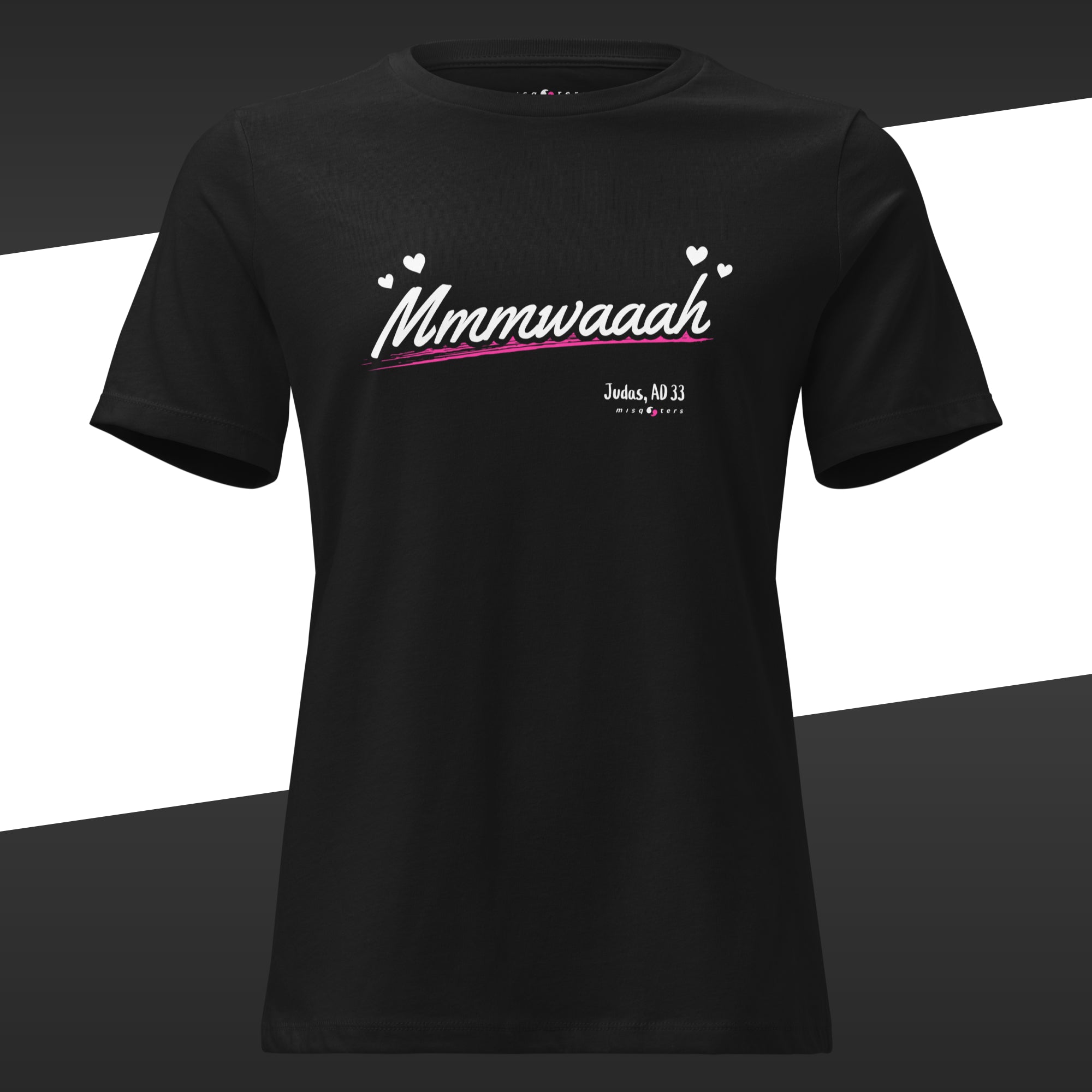 Black t-shirt with the fake quote 'Mmmwaaah' from Judas underlined with a pink line